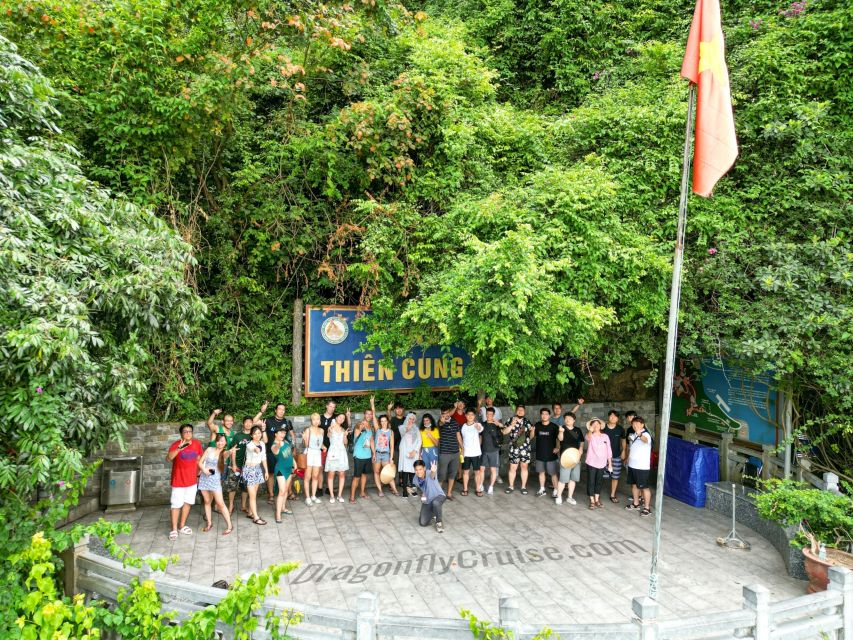 Hanoi: Islands & Caves Ha Long Cruise with Lunch & Kayaking - Thien Cung Cave and its huge chambers