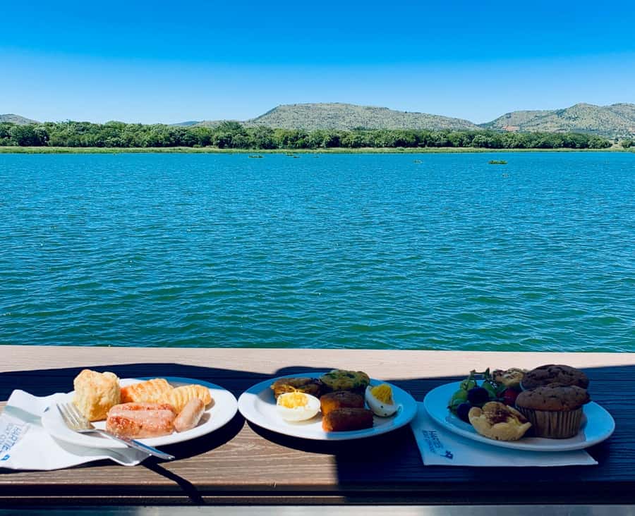Hartbeespoort: 2-Hour Dam Cruise with South African Food - What happens when you arrive at Kommando Nek