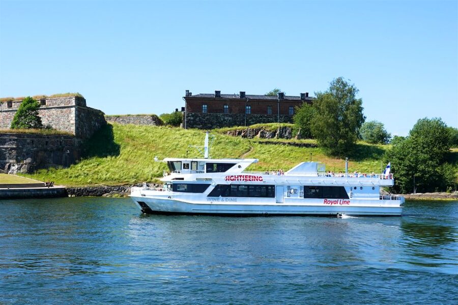 Helsinki Archipelago: Sightseeing Boat Tour - Sundeck views versus indoor comfort