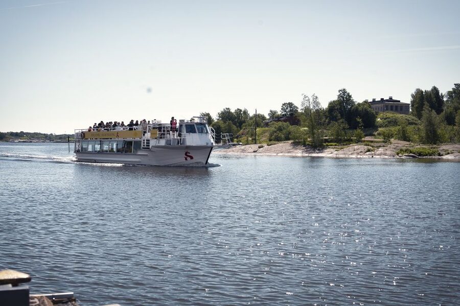 Helsinki: City Highlights 1.5-Hour Archipelago Cruise - From Kruunuvuorenranta to Kulosaari