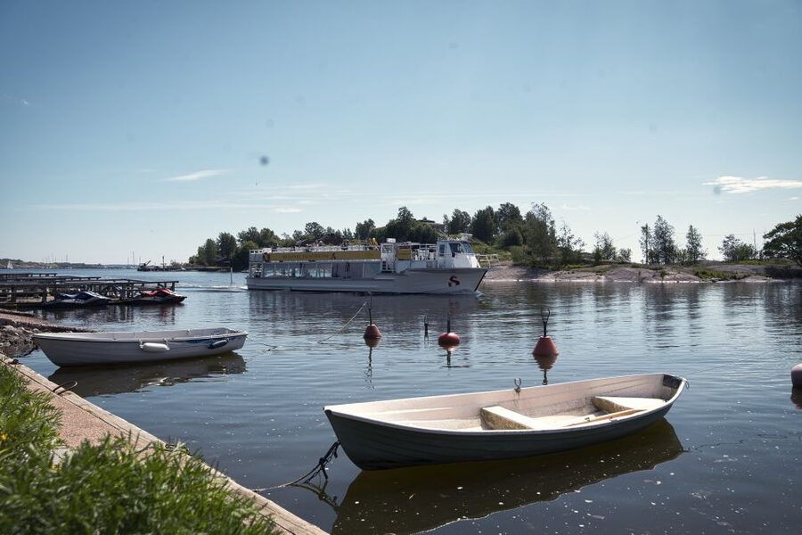 Helsinki: City Highlights 1.5-Hour Archipelago Cruise - Mustikkamaa, Helsinki Zoo, and the eastern harbor