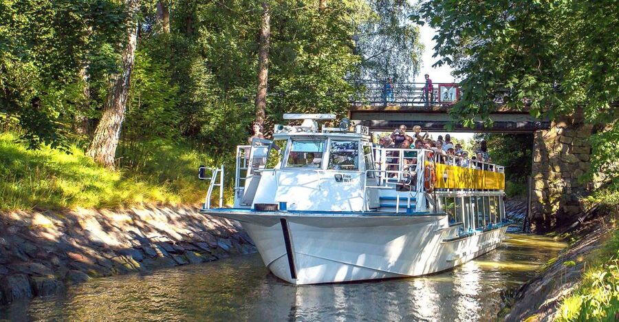 Helsinki: Sightseeing Canal Cruise with Audio Commentary - Key points to know before boarding