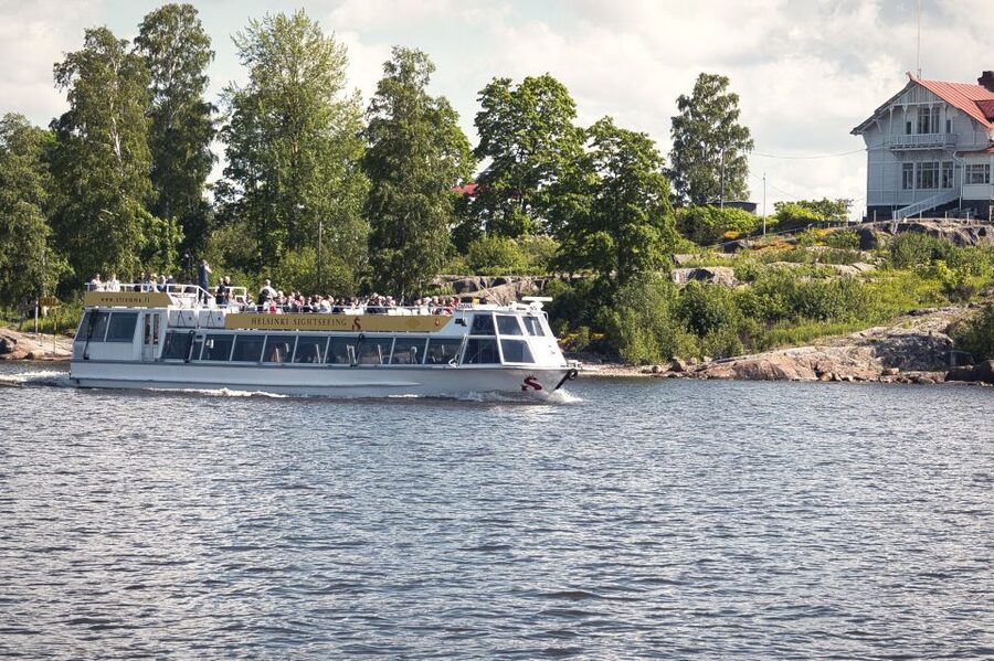 Helsinki: Sightseeing Canal Cruise with Audio Commentary - Returning by Katajanokka