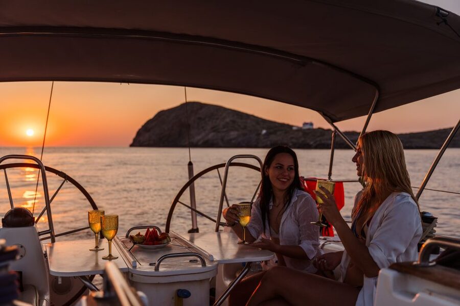 Heraklion: Dia Island Sailing Cruise with Snorkeling - The crew and the mood onboard