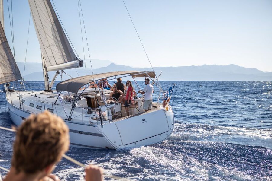 Heraklion: Sailboat Cruise to Dia Island with Drinks & Lunch - The Dia Island stop and its limits