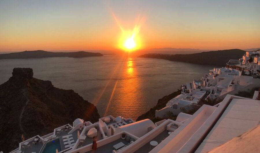 Heraklion: Santorini Day Trip with Boat Transfer & Oia Visit - A comfortable two-hour crossing