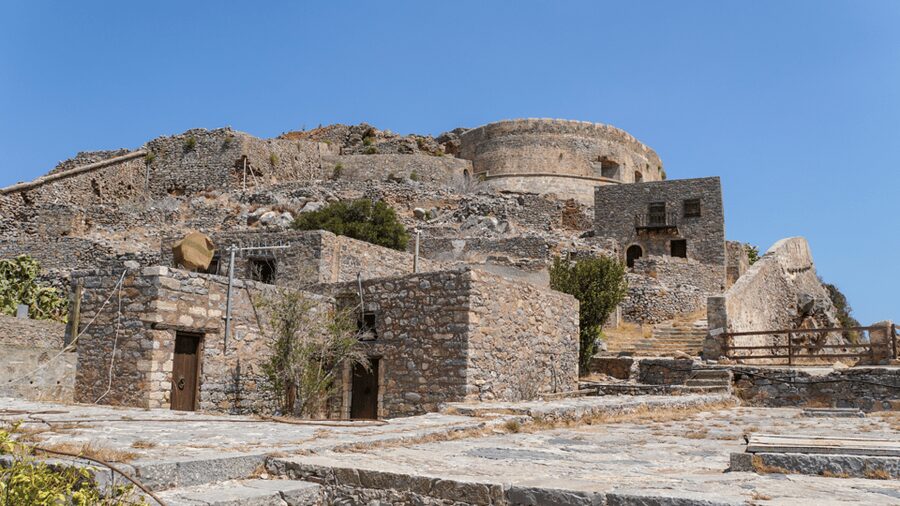 Heraklion: Spinalonga and Agios Nikolaos Cruise with Lunch - Guides, languages, and the group experience