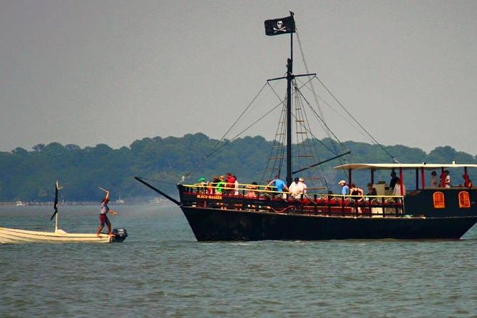 Hilton Head Pirate Ship Adventure Sail aboard the Black Dagger - Finding the treasure chest