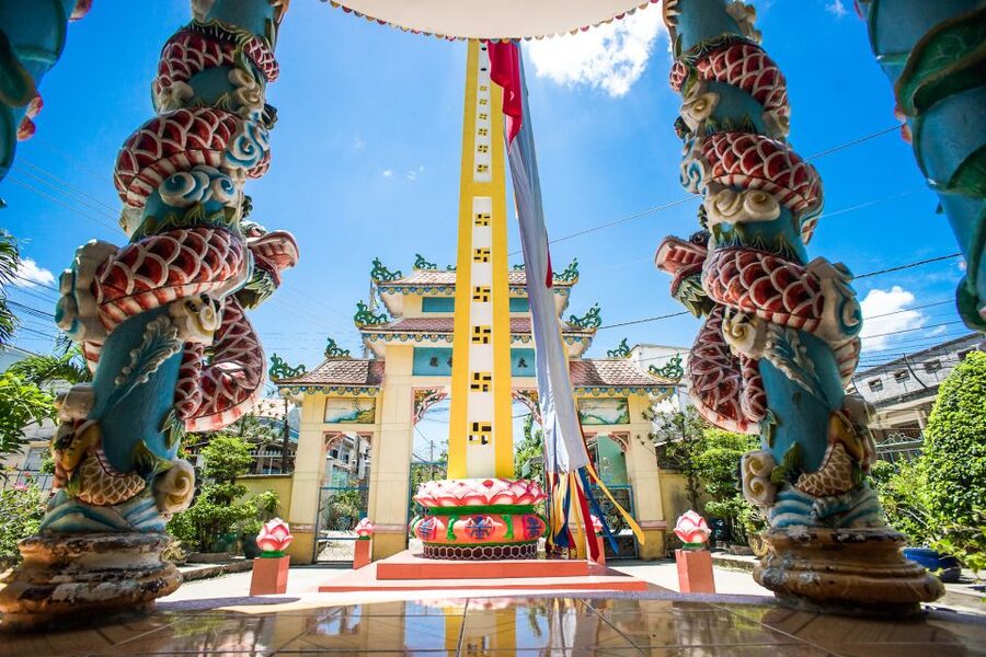 Ho Chi Minh City: Mekong Delta Full-Day Speedboat Tour - The Cao Dai temple and a closer look at local life