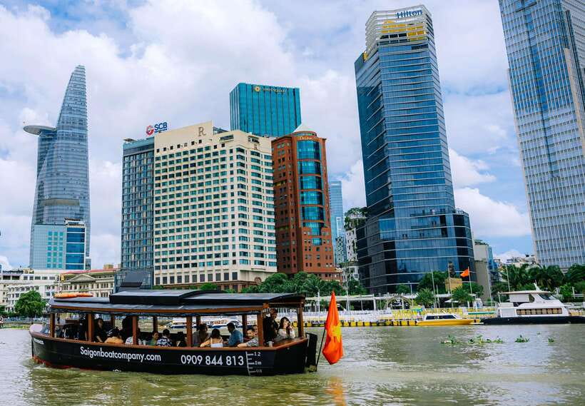 Ho Chi Minh City: Saigon River Boutique Cruise - The first landmarks: Hotel Majestic and Nguyen Hue