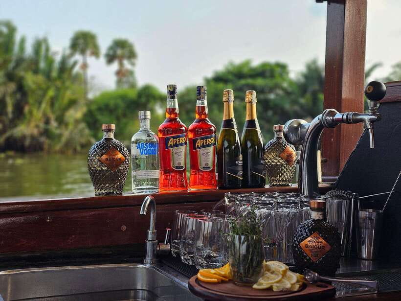 Ho Chi Minh City: Saigon River Boutique Cruise - Mong Bridge and Dragon Wharf