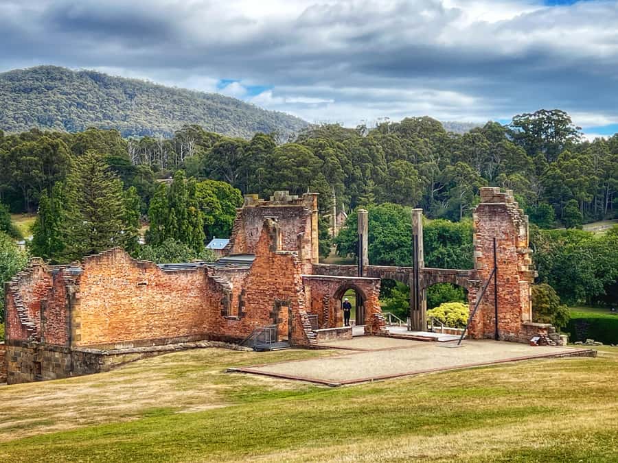 Hobart: Port Arthur & Tasman Park Full-Day Trip with Cruise - Four hours to understand Port Arthur