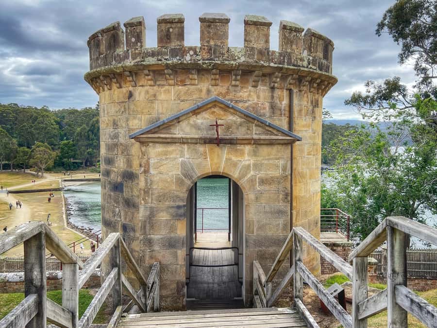 Hobart: Port Arthur & Tasman Park Full-Day Trip with Cruise - Remarkable Cave and the return route