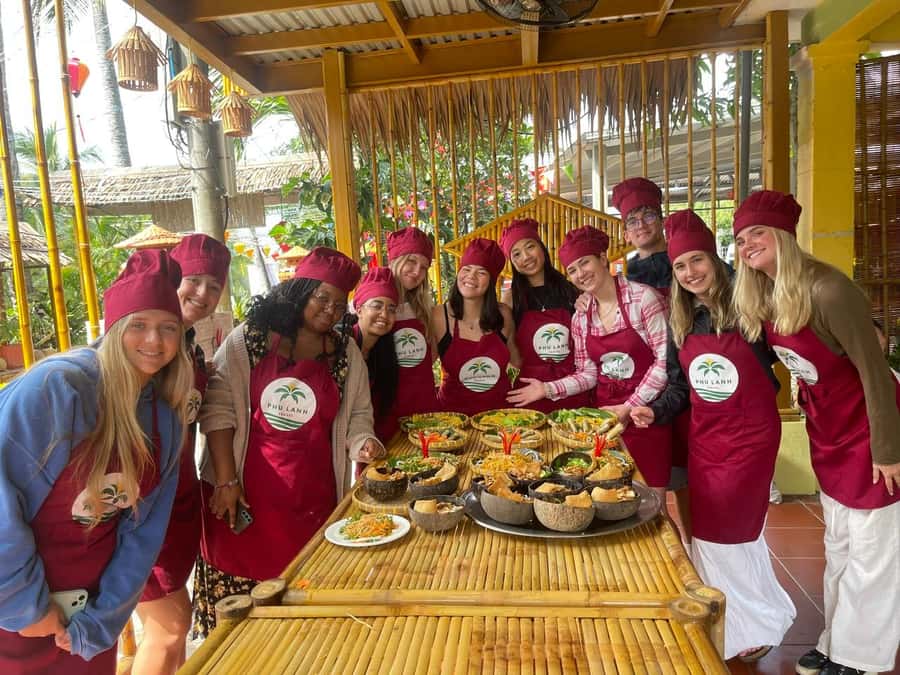 Hoi An: Basket Boat with Lantern-Making & Cooking Class Tour - Why this half-day tour works so well in Hoi An