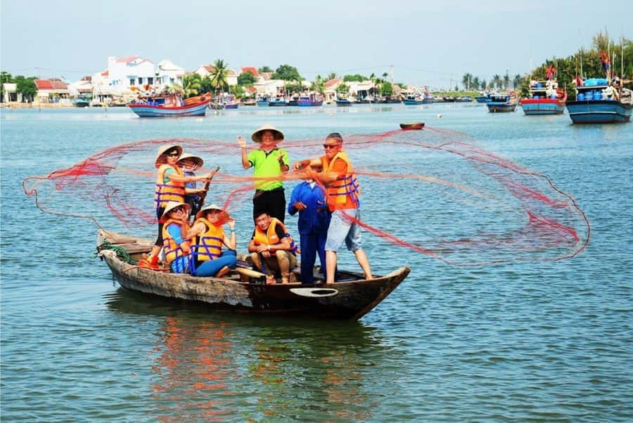 Hoi An: Basket Boat with Lantern-Making & Cooking Class Tour - Cooking four Hoi An dishes