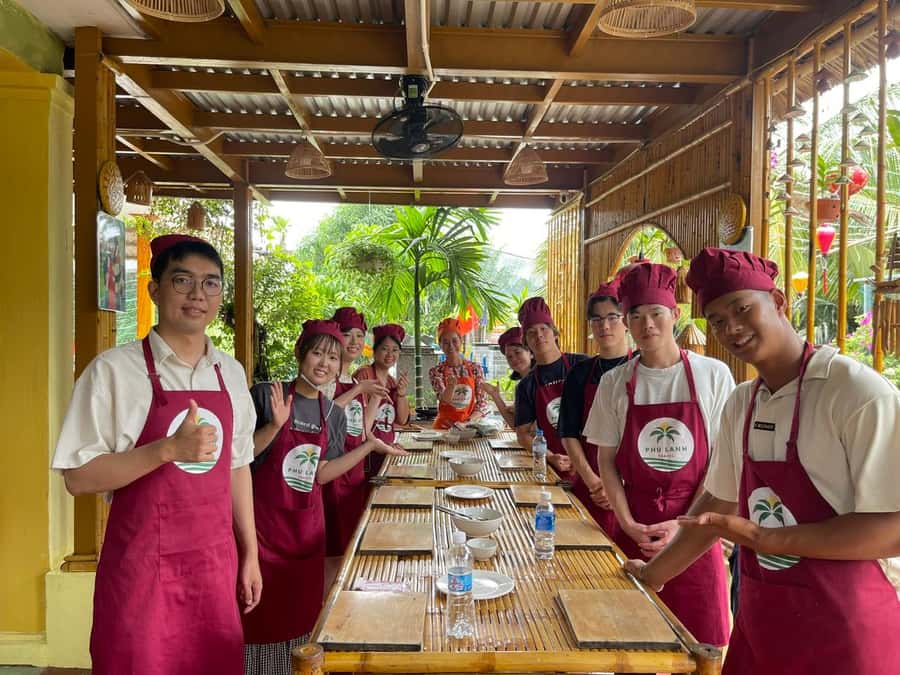 Hoi An: Basket Boat with Lantern-Making & Cooking Class Tour - What the guide adds to the day