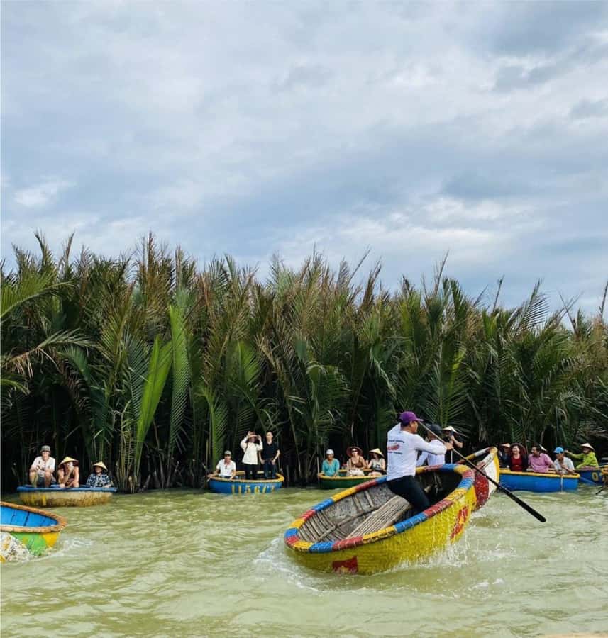 Hoi An: Basket Boat with Lantern-Making & Cooking Class Tour - Rain, timing, and group size