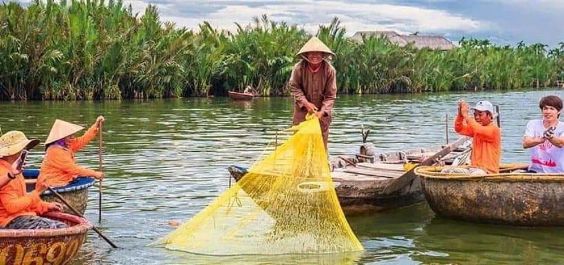 Hoi An: Coconut Basket Boat Ride by Hangcoconut - Crab catching, fishing, and hands-on time