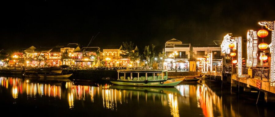 Hoi An: Evening Food Tour with 7 Tastings and Boat Trip - Vietnamese bingo, Bai Choi, and Dap Nieu