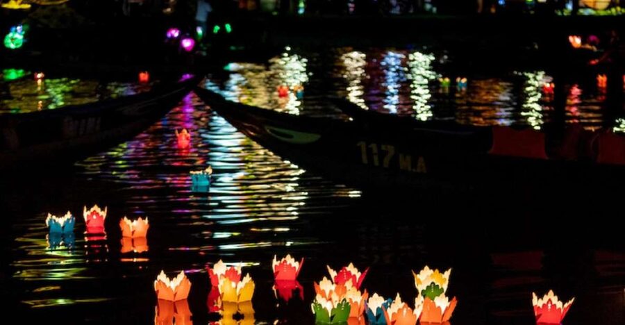Hoi An : Hoai River Boat Trip by Night and Floating Lantern - Lanterns, reflections, and the short ride