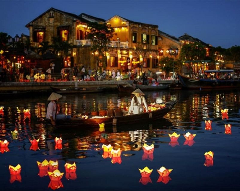 Hoi An : Hoai River Boat Trip by Night and Floating Lantern - Why the guide escort matters