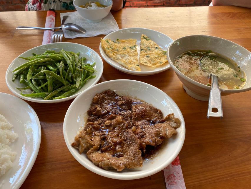 Hoi An: My Son Sanctuary and Thu Bon River Boat Trip - Lunch, vegetarian food, and the afternoon banh mi