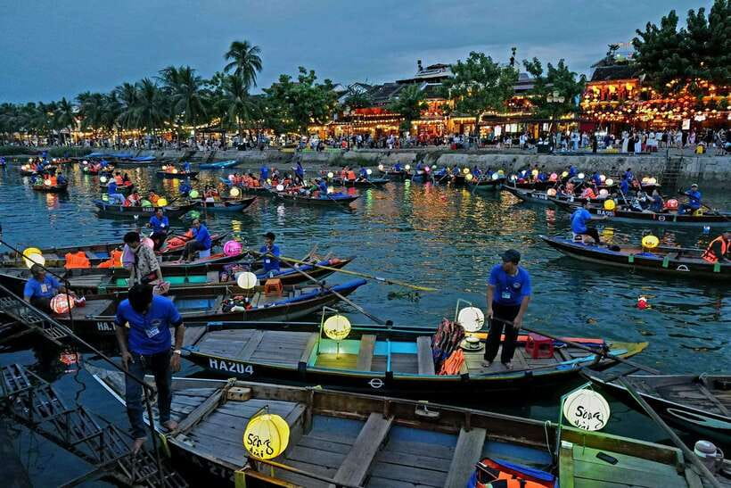 Hoi An: River Lantern Boat Experience with Free 5G eSIM - Why this little boat ride works in Hoi An