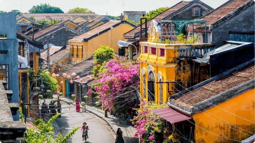 Hoi An: River Lantern Boat Experience with Free 5G eSIM - Herbal tea and the small extras