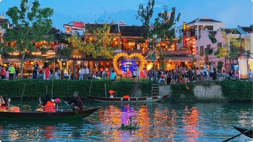 Hoi An: River Lantern Boat Experience with Free 5G eSIM - Hoi An’s night market after the boat