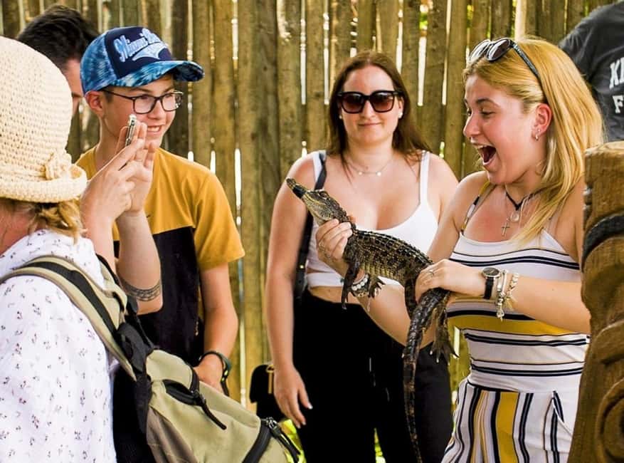 Homestead: Everglades Alligator Farm Entry and Airboat Ride - What the guide adds to the experience