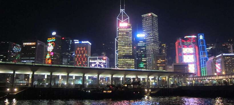 Hong Kong: Victoria Harbor Symphony Unlimited Drink Cruise - The Unlimited Bar Is the Real Value