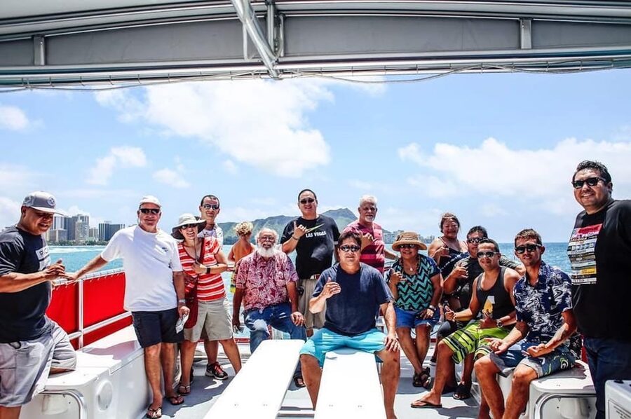 Honolulu: Glass Bottom Boat Tour along Oahu's South Shore - What the one-hour itinerary feels like