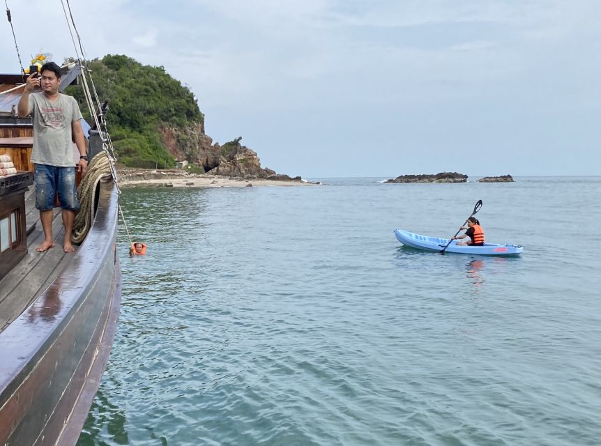Hua Hin: Full-Day Trip to Sam Roi Yot by Sail Boat - A fresh Thai buffet, snacks, and an onboard bar