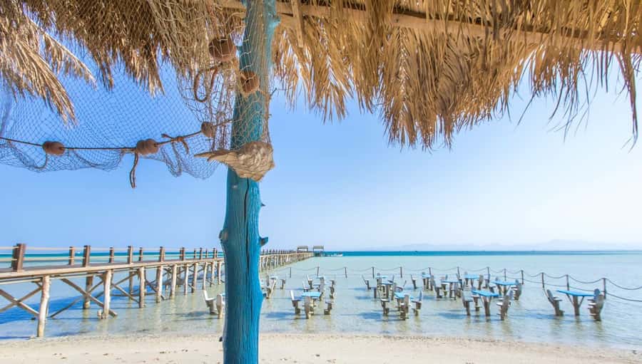 Hurghada: Giftun Island Orange Bay Speedboat Cruise & Lunch - Guides make the small-group format work