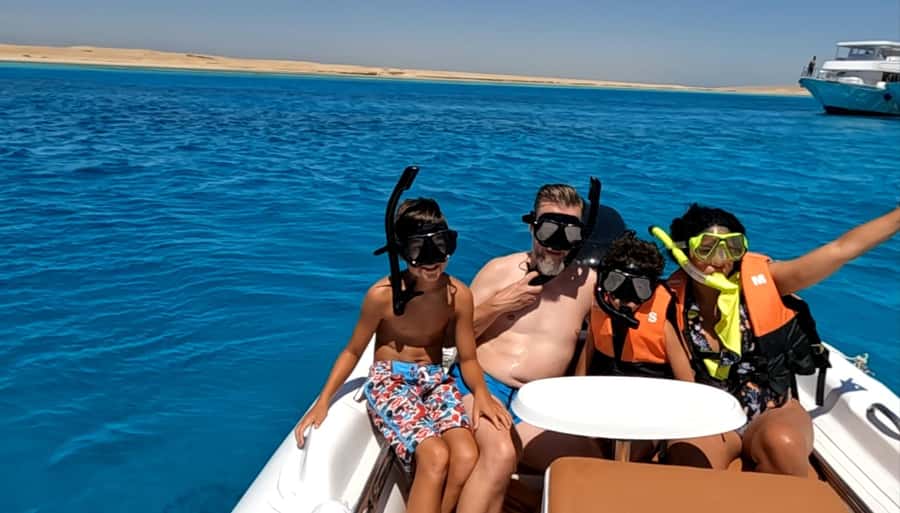 Hurghada: White Island Speedboat Tour, Snorkeling, & Lunch - Two 20-Minute Snorkeling Stops in the Giftun Islands