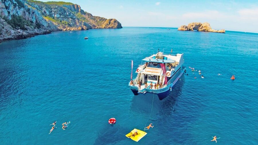 Ibiza: Cala Salada & North Cruise with Drinks & Snorkeling - Aquarium Cap Blanc is a short opening stop