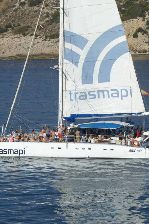 Ibiza: Catamaran Cruise to Formentera with Meal and Drinks - What the five hours feel like