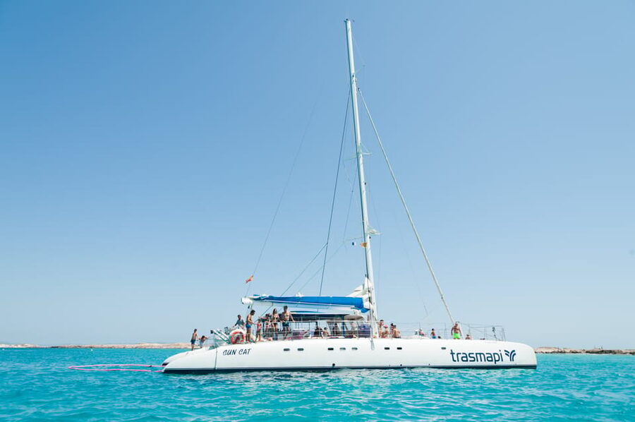 Ibiza: Catamaran Cruise to Formentera with Meal and Drinks - The guide and crew experience