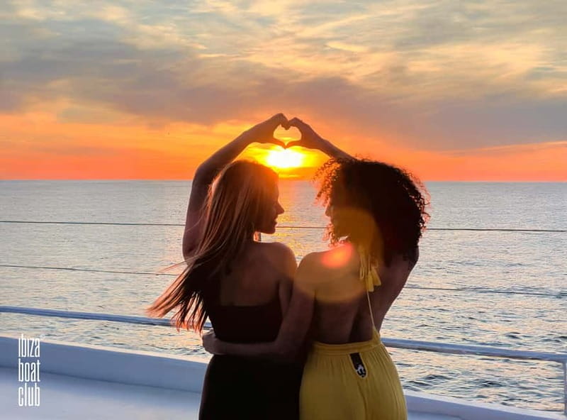 Ibiza: Formentera Sunset Boat Part with Drinks and Food - Coffee, brunch, and the first swim