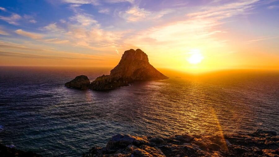 Ibiza: Midday or Sunset Sailing with Snacks and Open Bar - The swimming bay and water activities