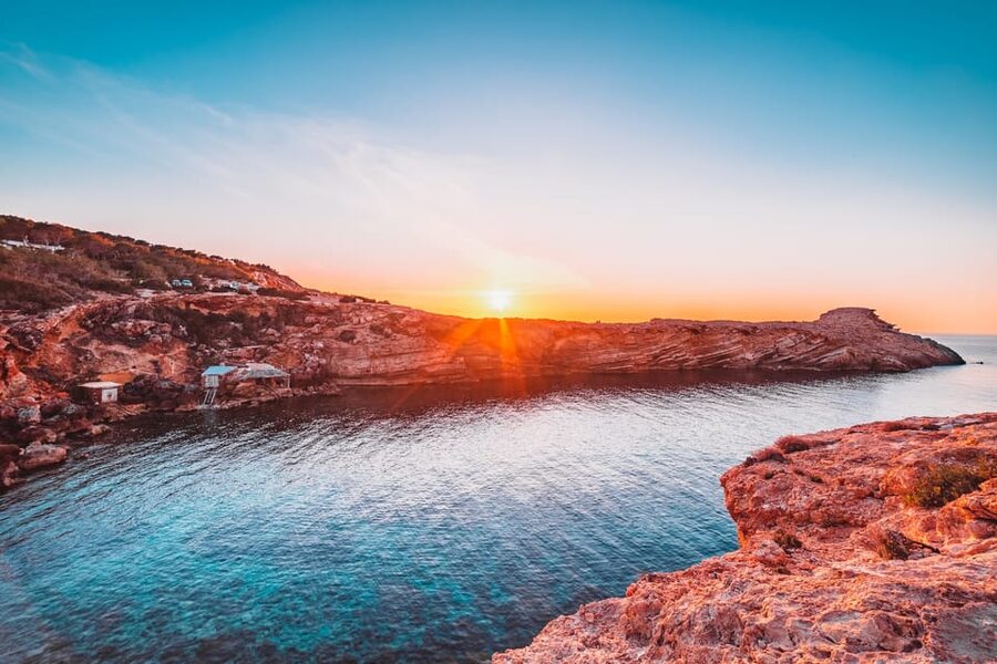 Ibiza: Midday or Sunset Sailing with Snacks and Open Bar - Midday or sunset: choosing the right departure