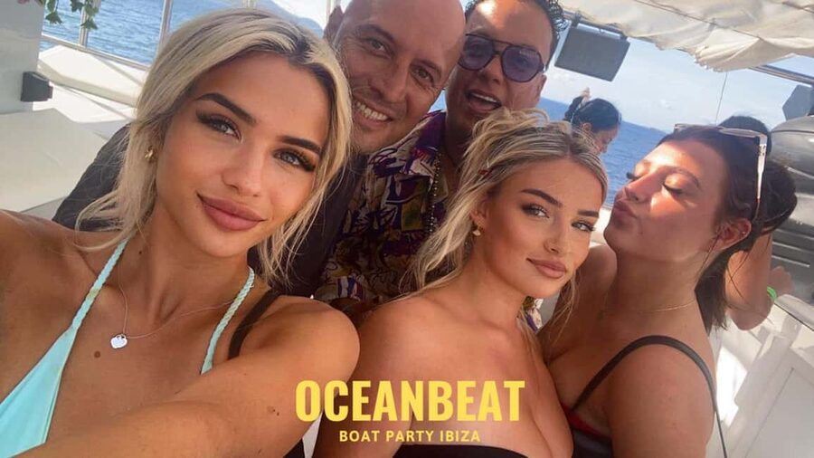 Ibiza: Ocean Club Boat Party with Premium Drinks, Food, & DJ - How the staff shapes the afternoon