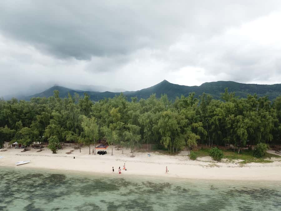 Île aux Bénitiers: Snorkeling w/Dolphins Boat Tour & Lunch - FAQ