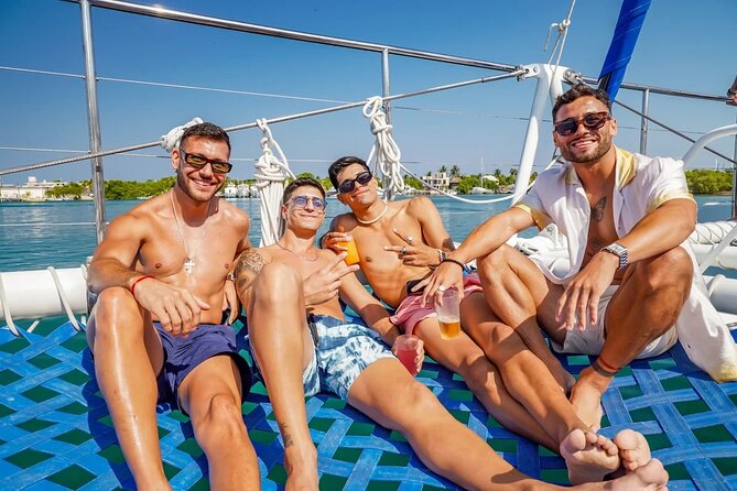 Isla Mujeres Cruise with Beach Club, Snorkel, Lunch and Open Bar - Lunch and the Isla Mujeres stop