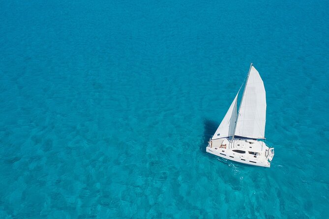 Isla Mujeres Luxury Sailing: Adults Only or Family Friendly - Sailing from Cancun with a catamaran crew