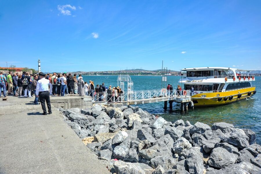 Istanbul: Bosphorus Cruise w/Audio Guide and Sunset Option - The Asian shore: Anatolian Fortress and Beylerbeyi Palace