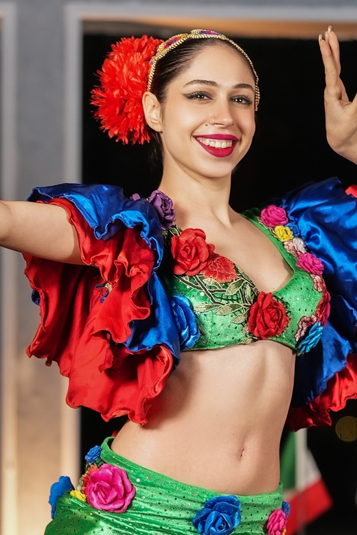 Istanbul: Bosphorus Cruise with Dinner Show - FAQ