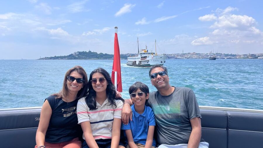 Istanbul: Bosphorus Cruise with Stopover on the Asian Side - Tea, Turkish coffee, and light snacks
