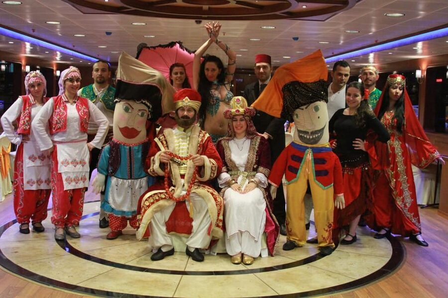 Istanbul: Bosphorus Dinner Cruise Incl. Drinks with Transfer - The Asian shore and the return route