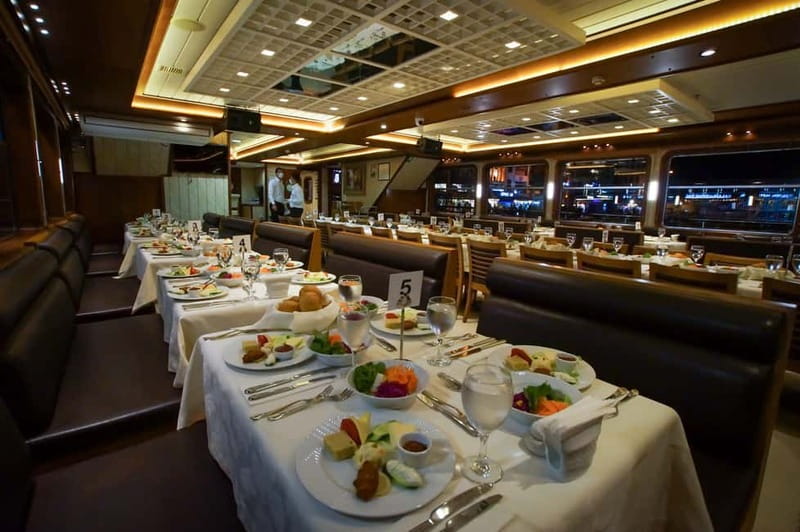 Istanbul: Bosphorus Dinner Cruise & Turkish Night Show - Why a Bosphorus night cruise works so well